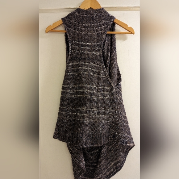 LAmade unique sleeveless sweater - Picture 3 of 6